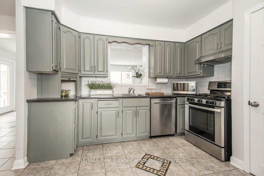 31 Sunnylea Crescent, Guelph, ON N1E 1W3