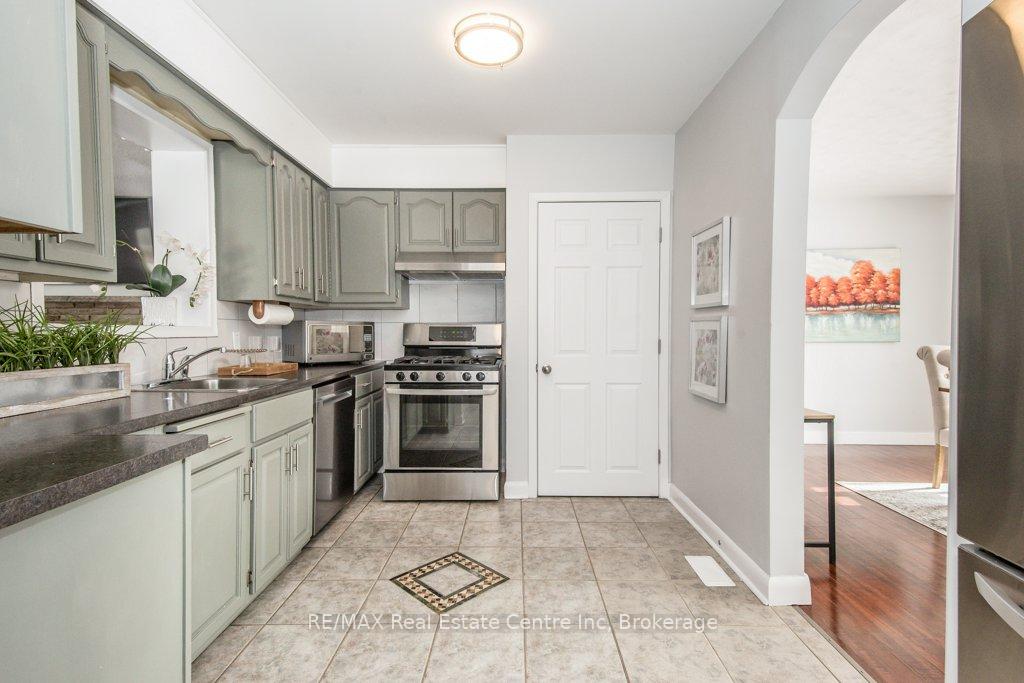 31 Sunnylea Crescent, Guelph, ON N1E 1W3