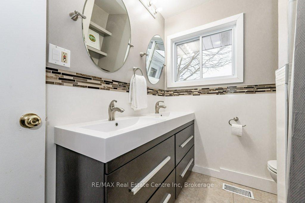 31 Sunnylea Crescent, Guelph, ON N1E 1W3