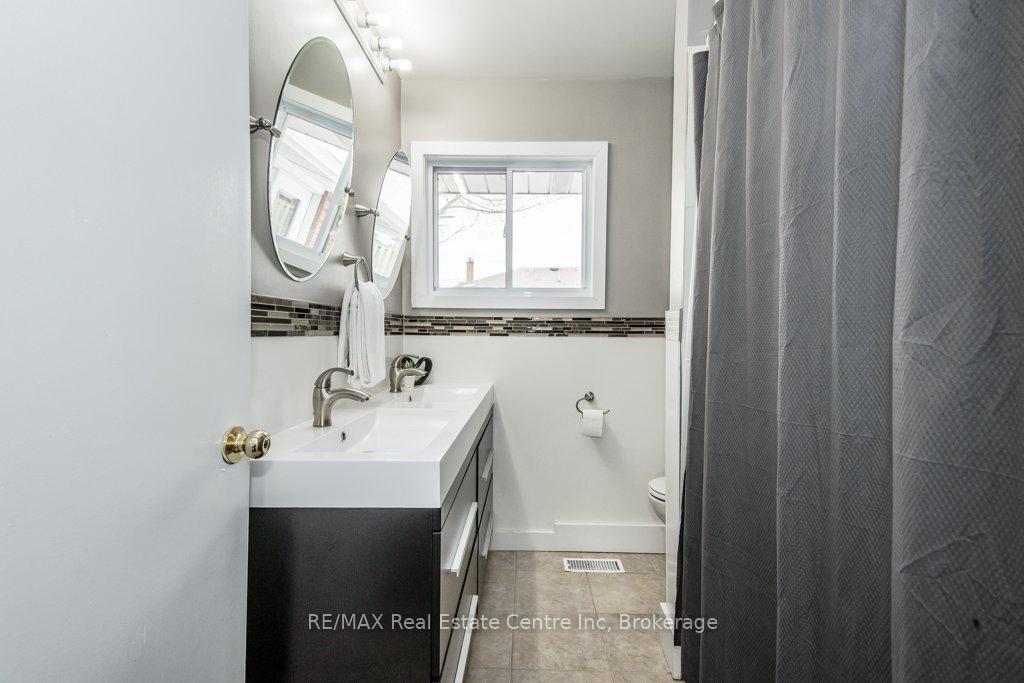 31 Sunnylea Crescent, Guelph, ON N1E 1W3