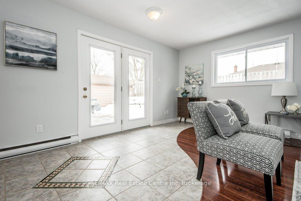 31 Sunnylea Crescent, Guelph, ON N1E 1W3