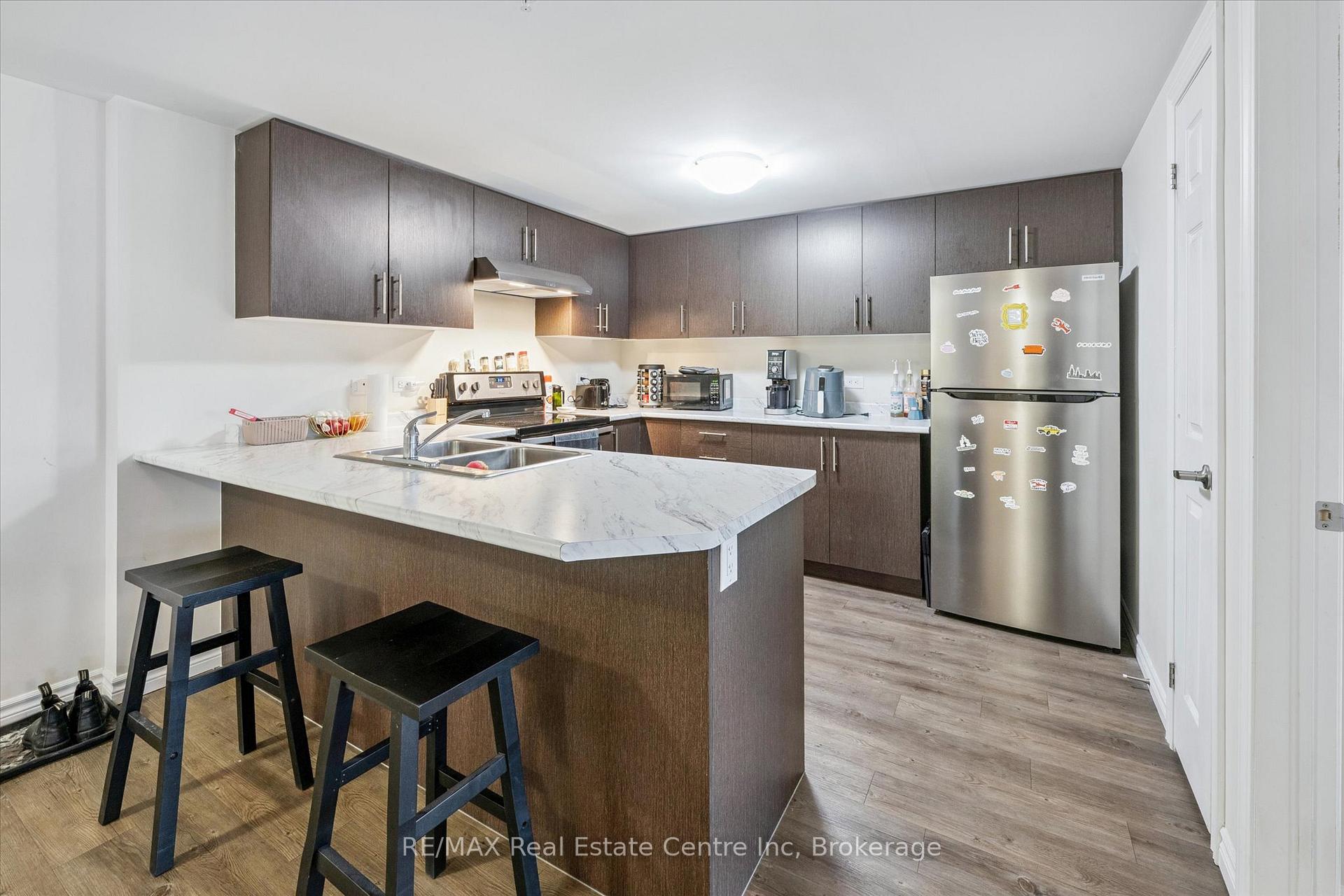 7 Kay Crescent 604, Guelph, ON N1L 0L9