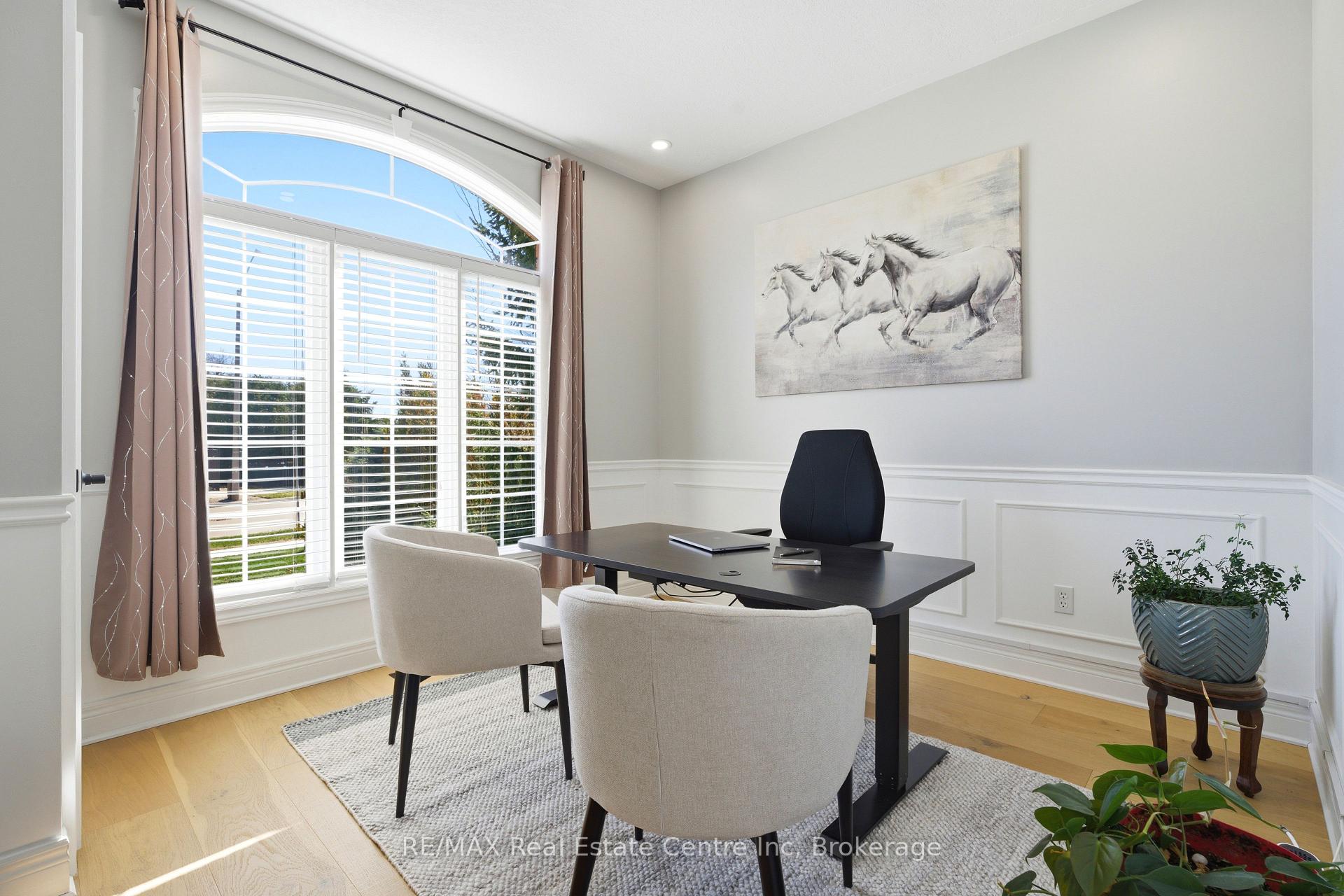 102 Kortright Road E