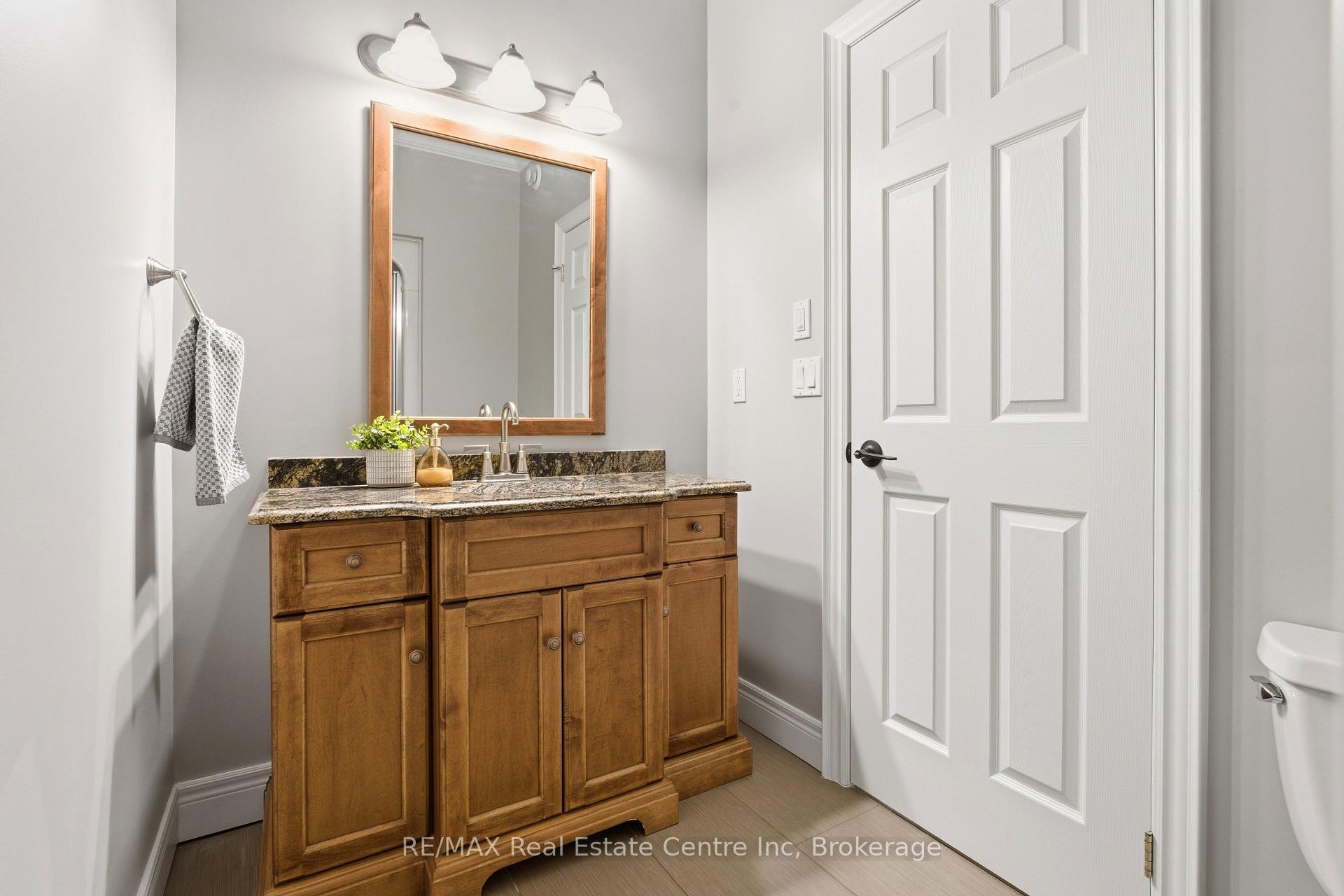 102 Kortright Road E