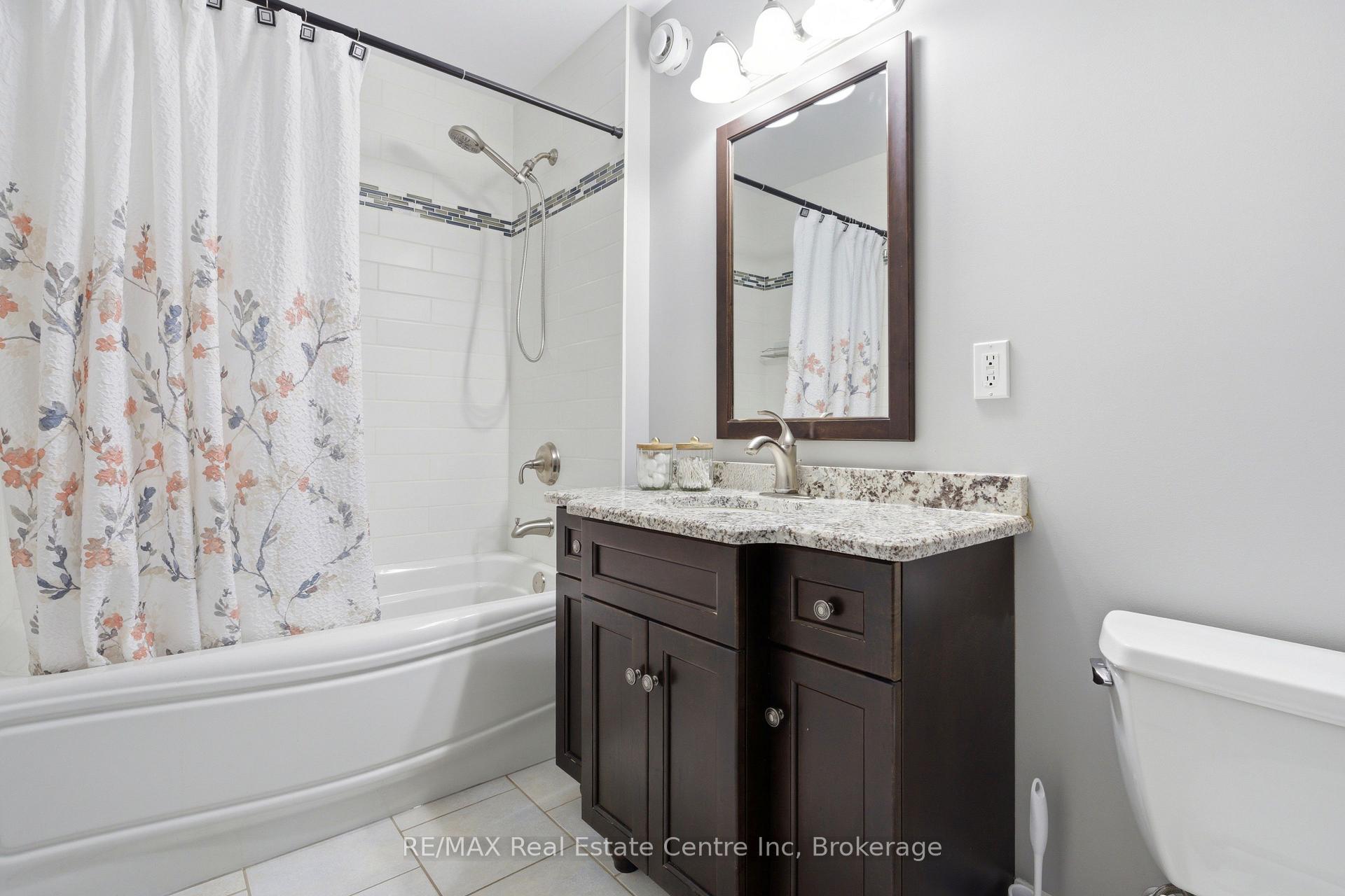 102 Kortright Road E