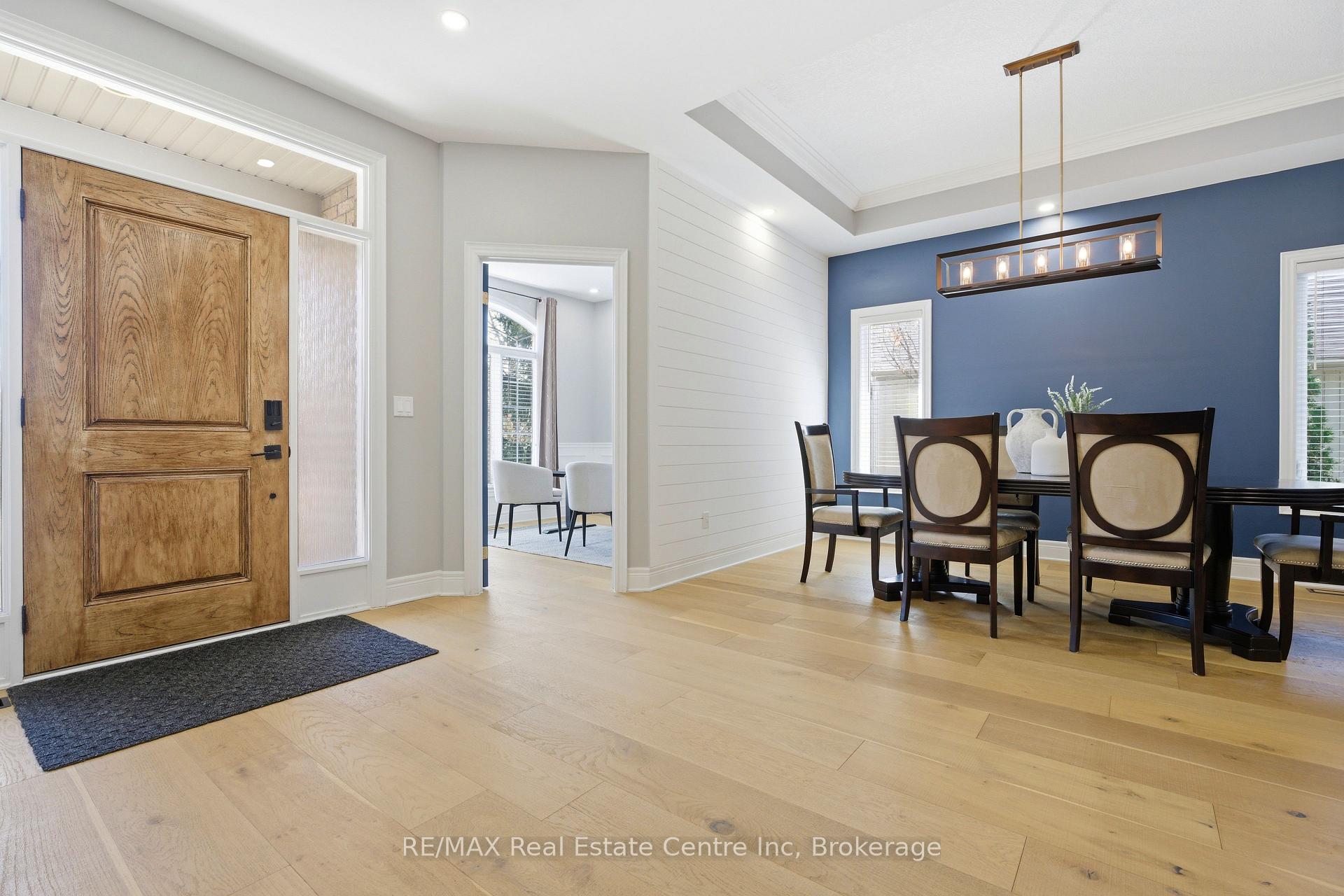 102 Kortright Road E