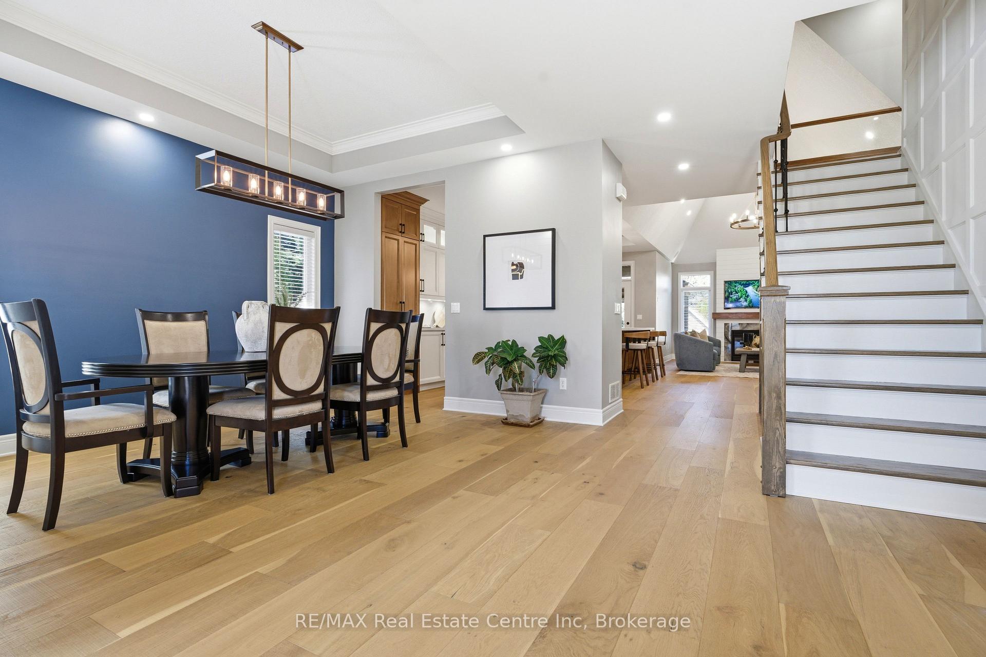 102 Kortright Road E