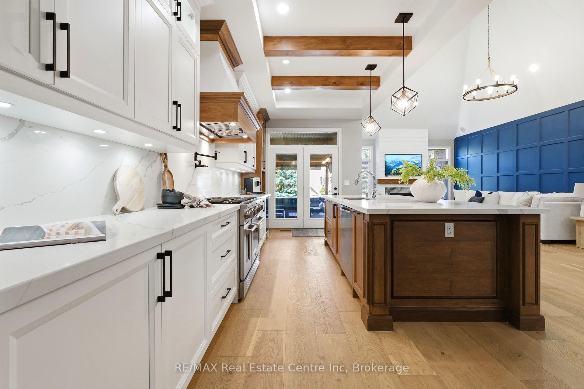 102 Kortright Road E