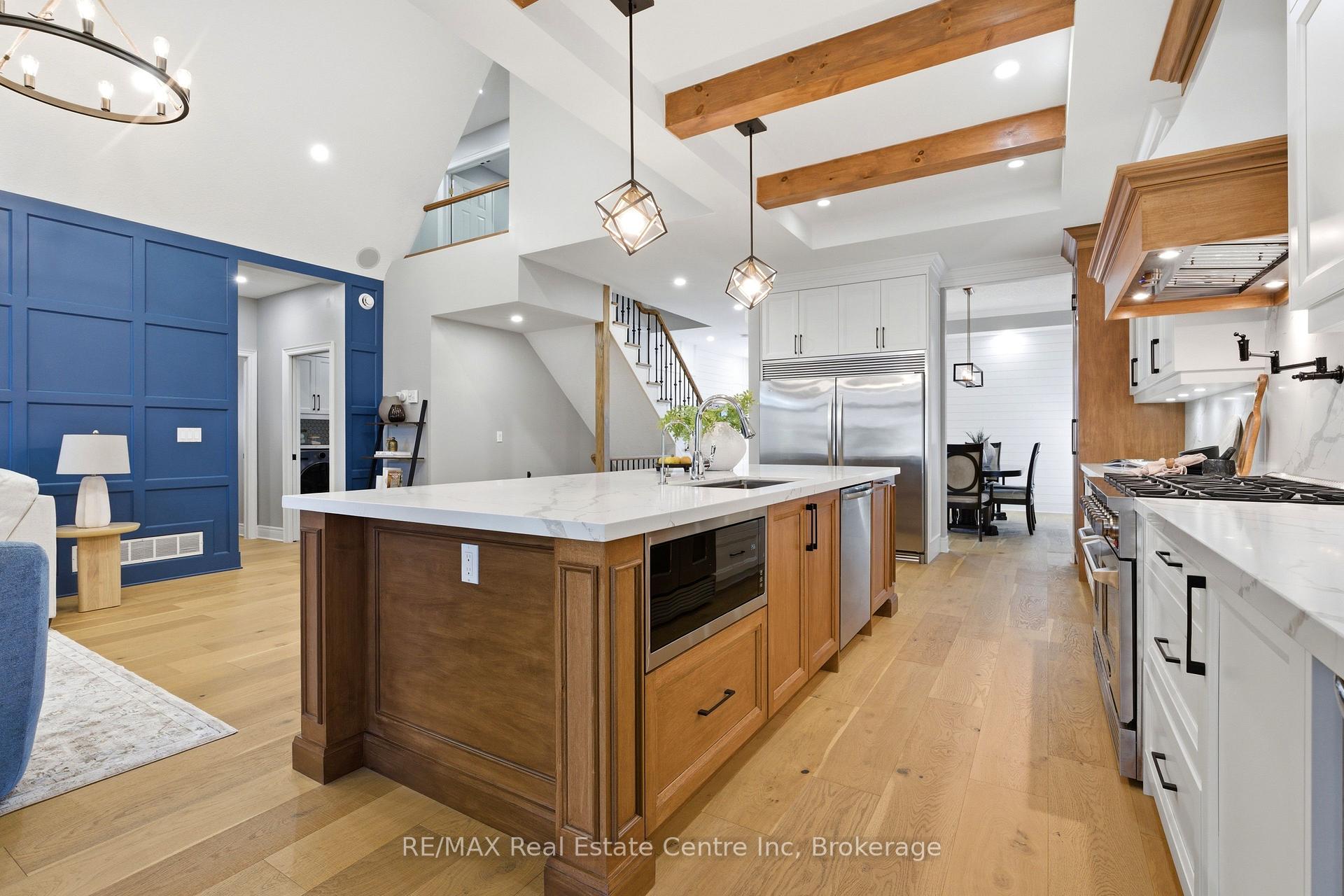 102 Kortright Road E