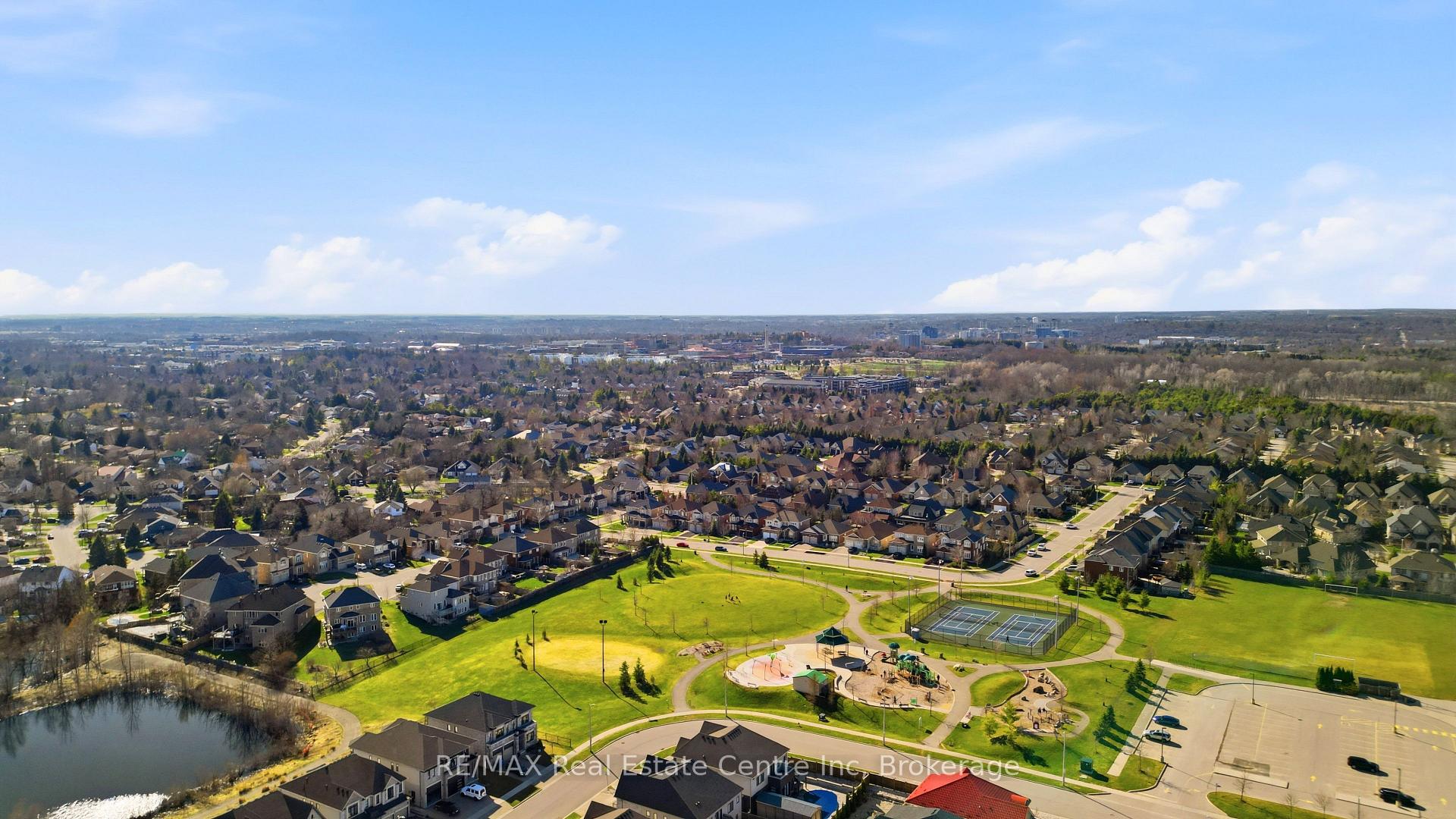 102 Kortright Road E