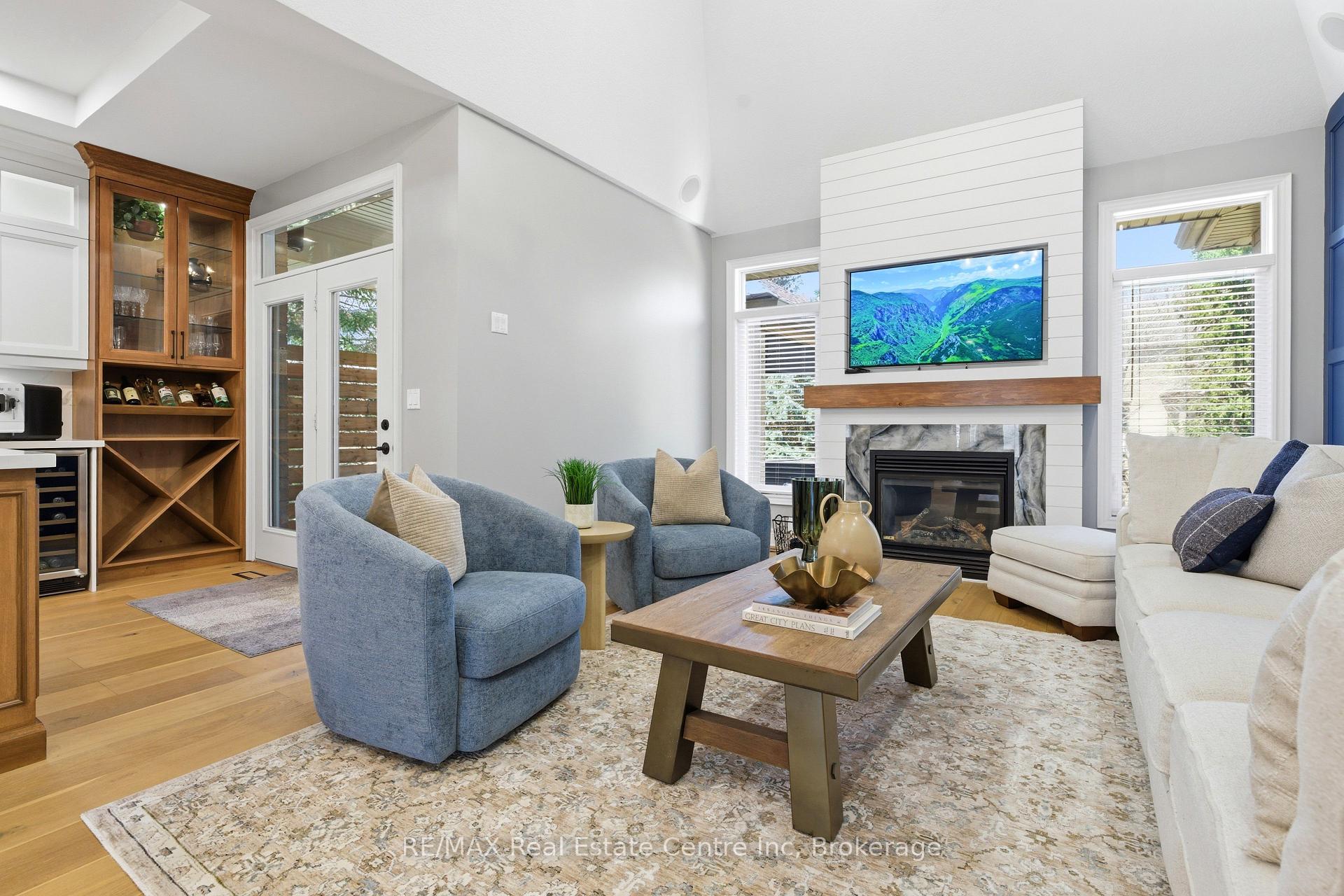 102 Kortright Road E