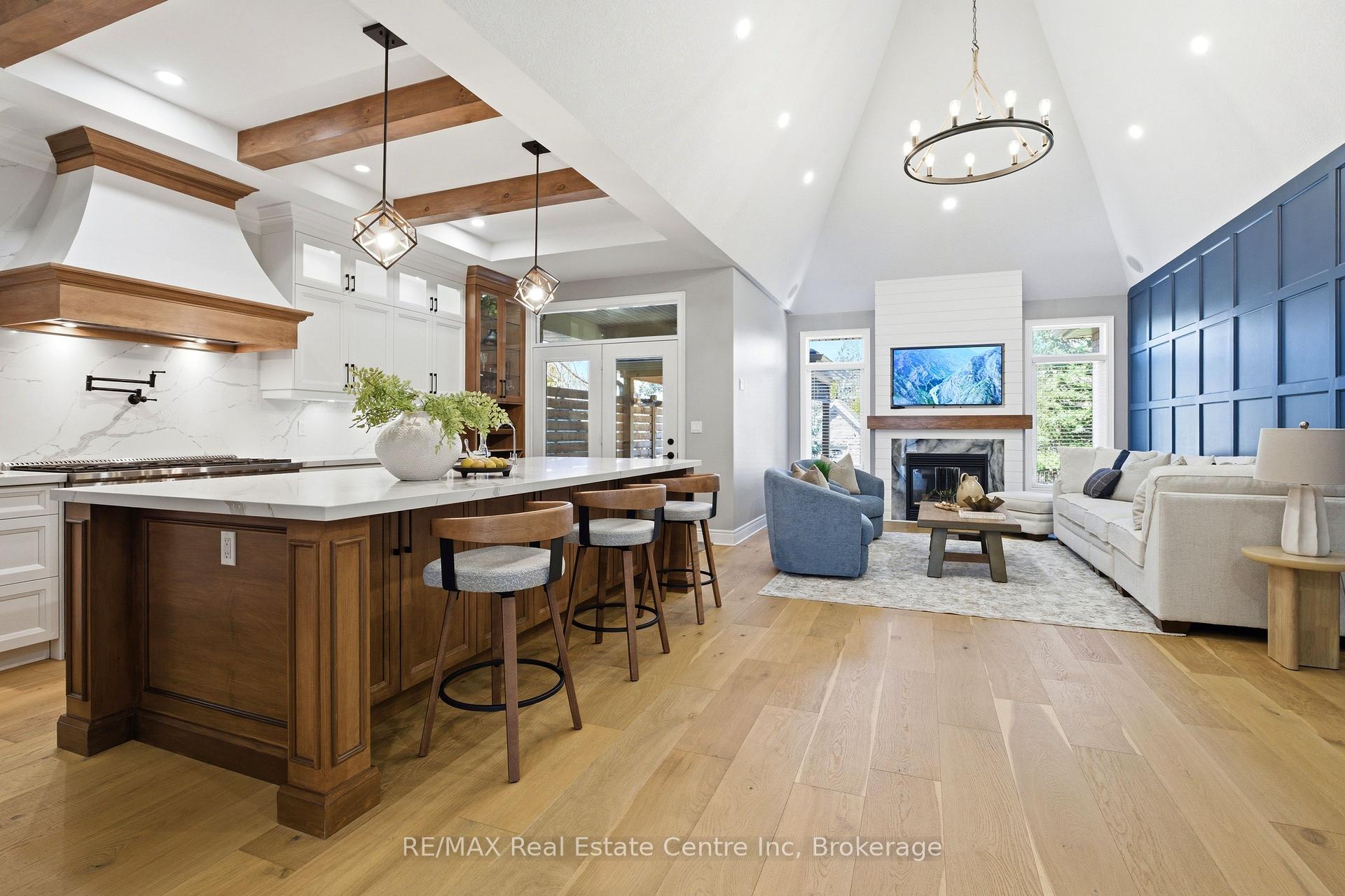 102 Kortright Road E