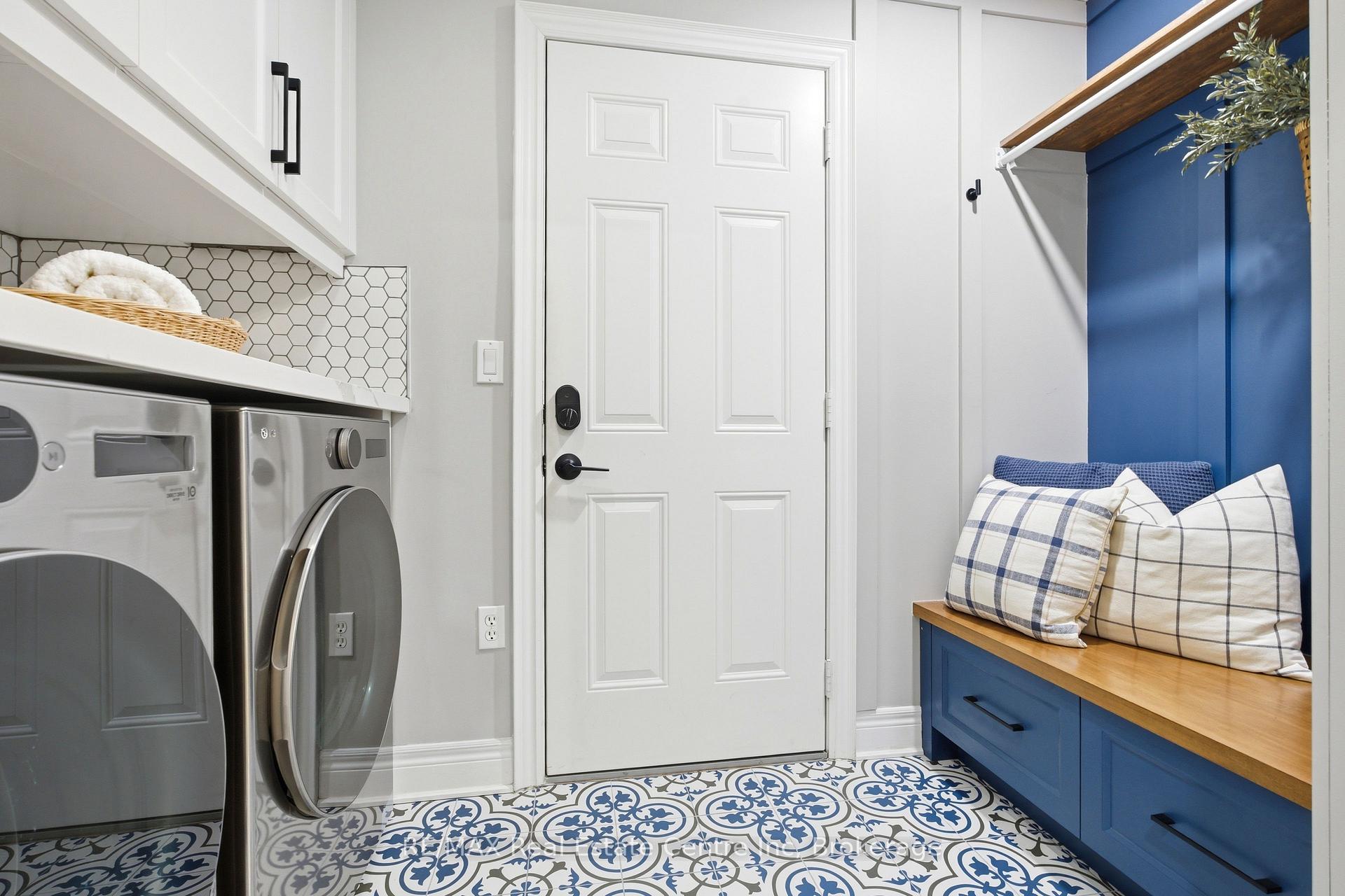 102 Kortright Road E