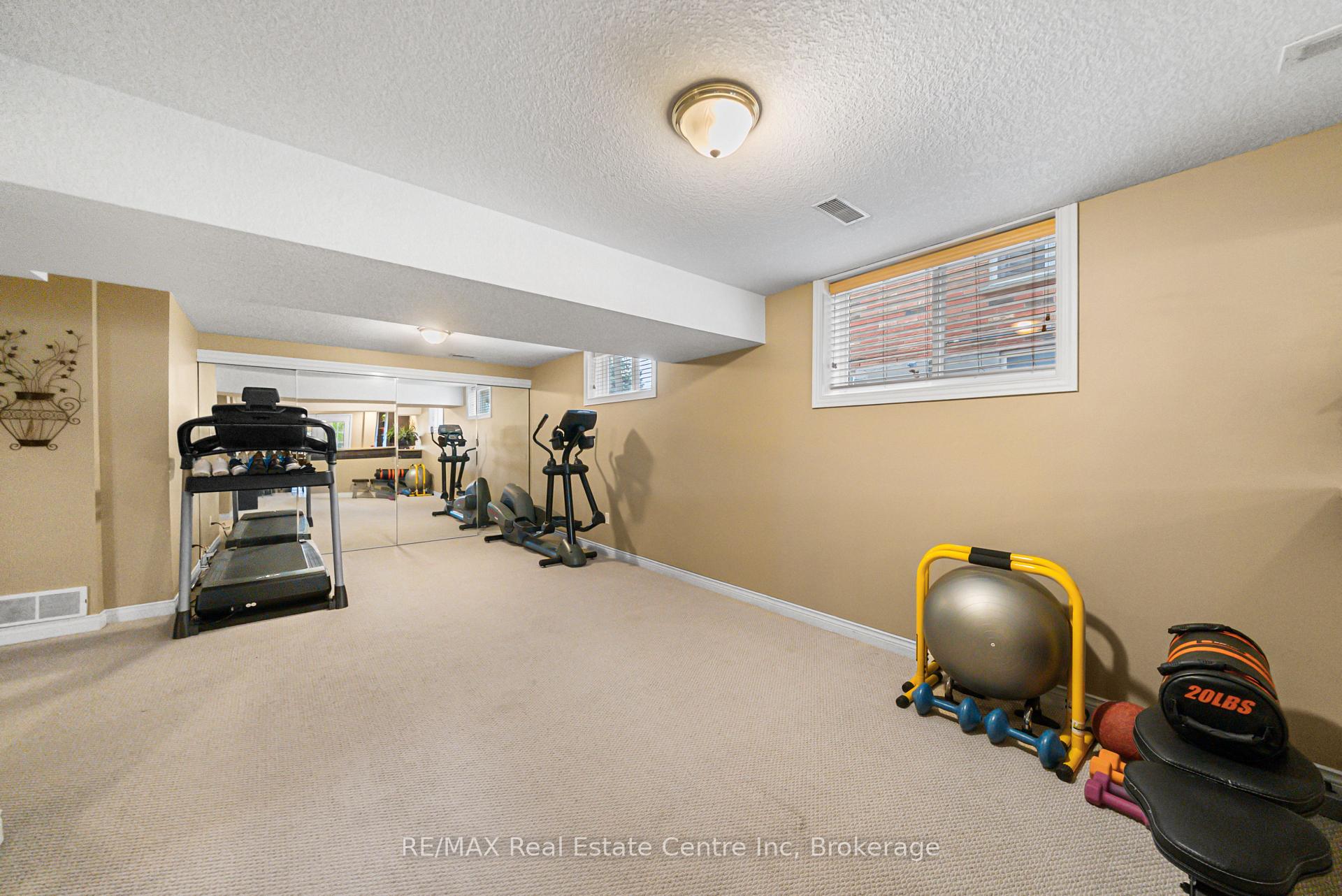 6 Jean Anderson Crescent
