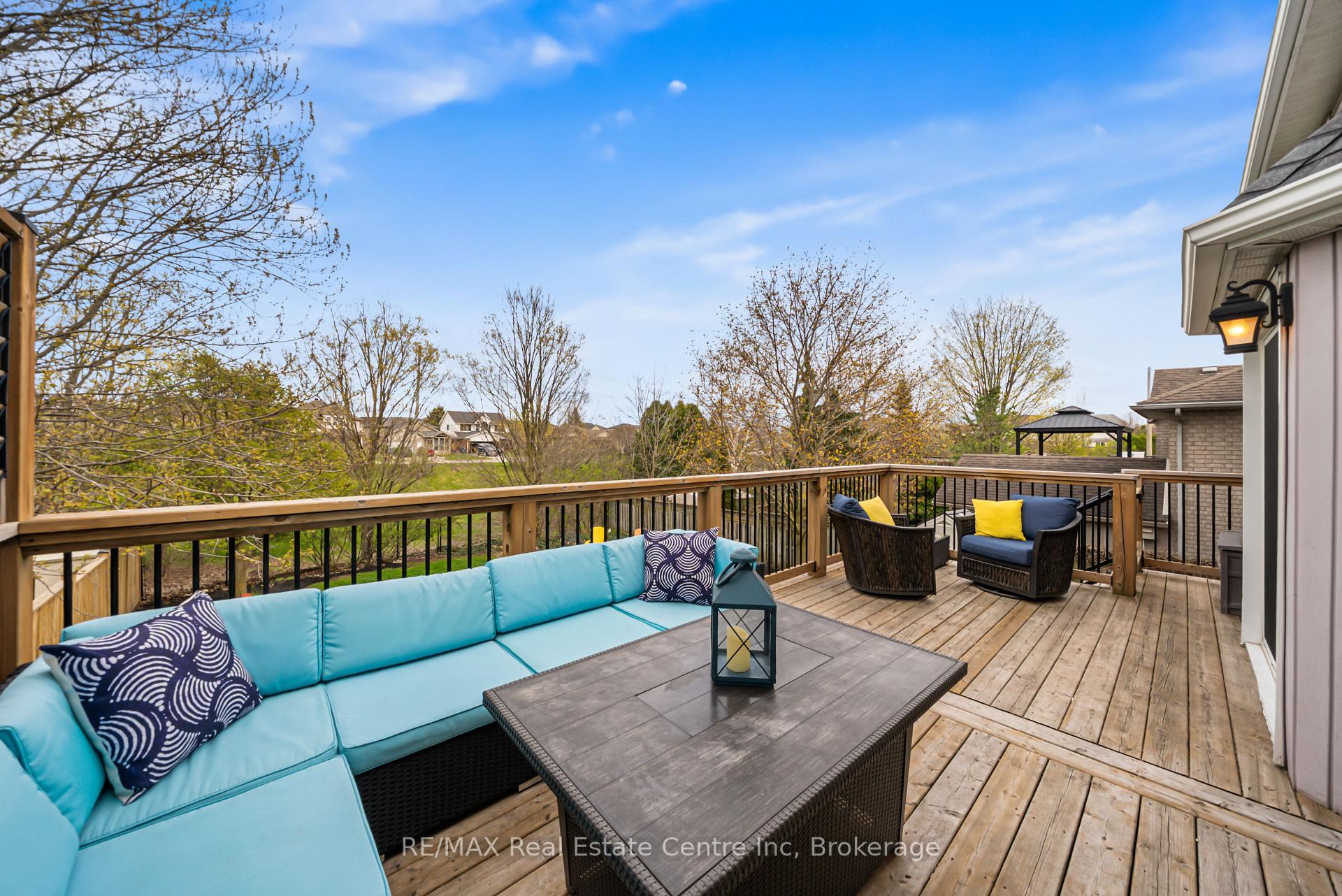 6 Jean Anderson Crescent