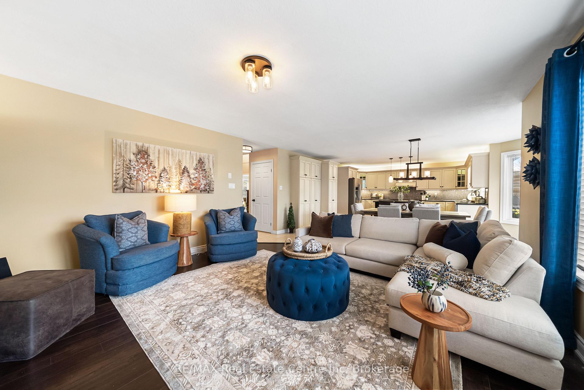 6 Jean Anderson Crescent