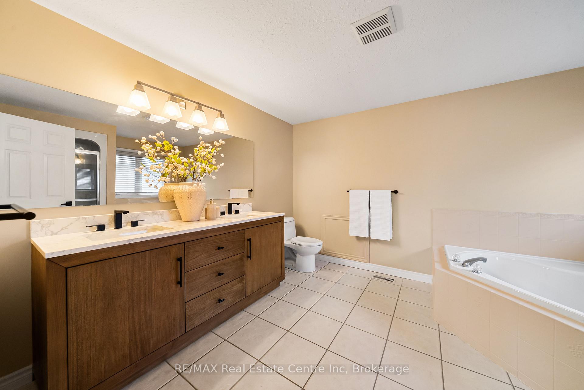6 Jean Anderson Crescent