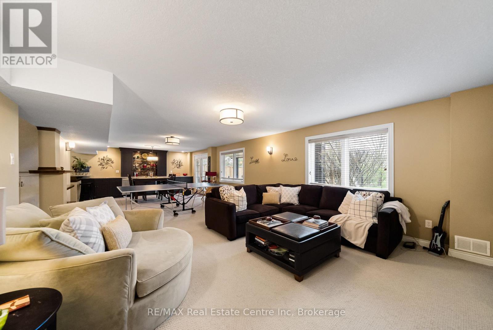 6 JEAN ANDERSON CRESCENT