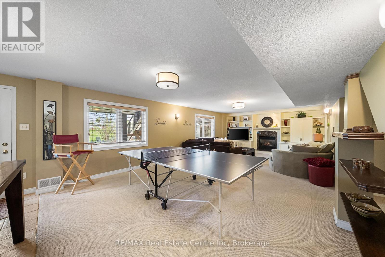 6 JEAN ANDERSON CRESCENT
