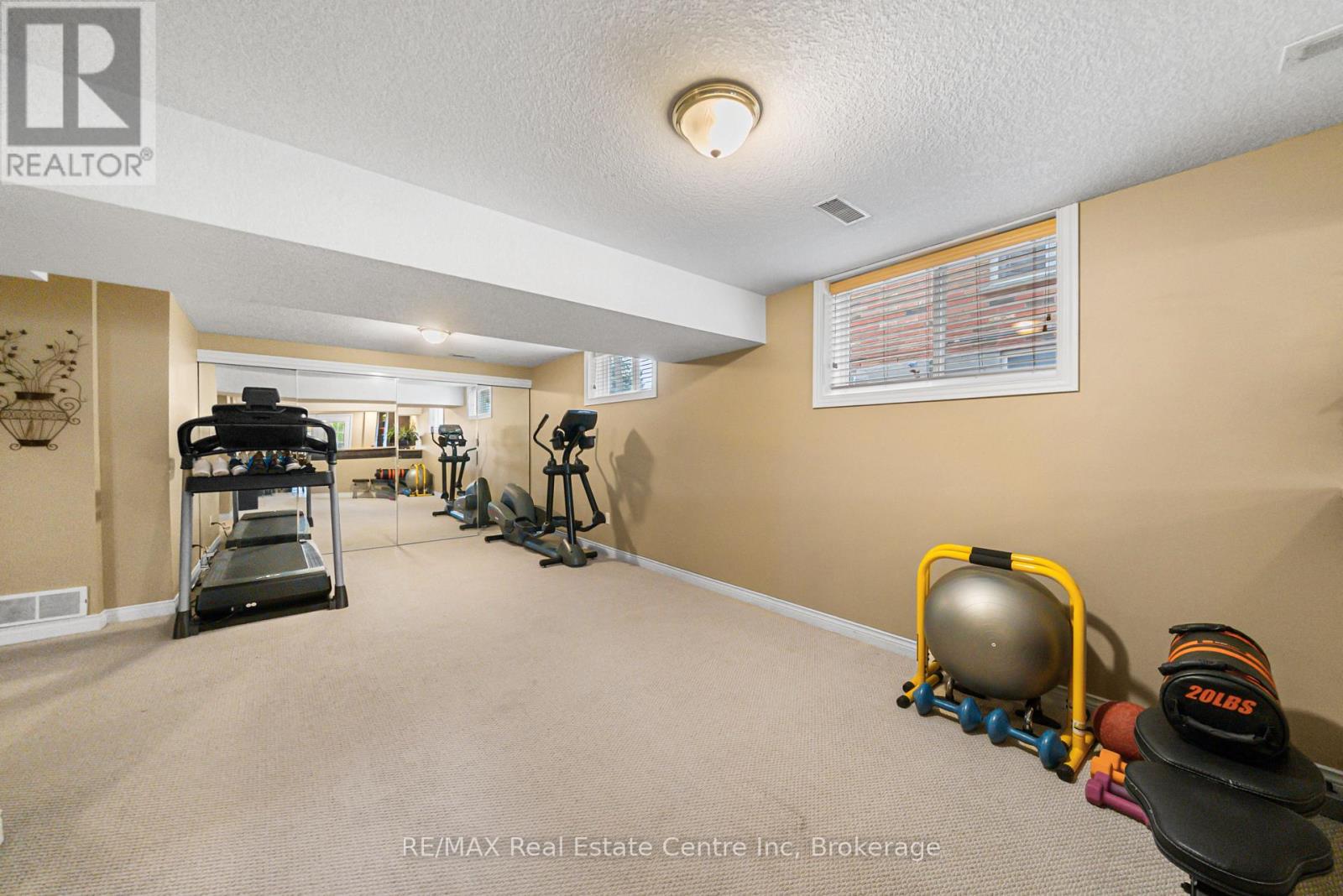 6 JEAN ANDERSON CRESCENT