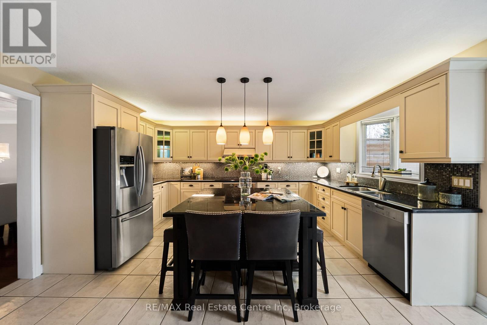 6 JEAN ANDERSON CRESCENT