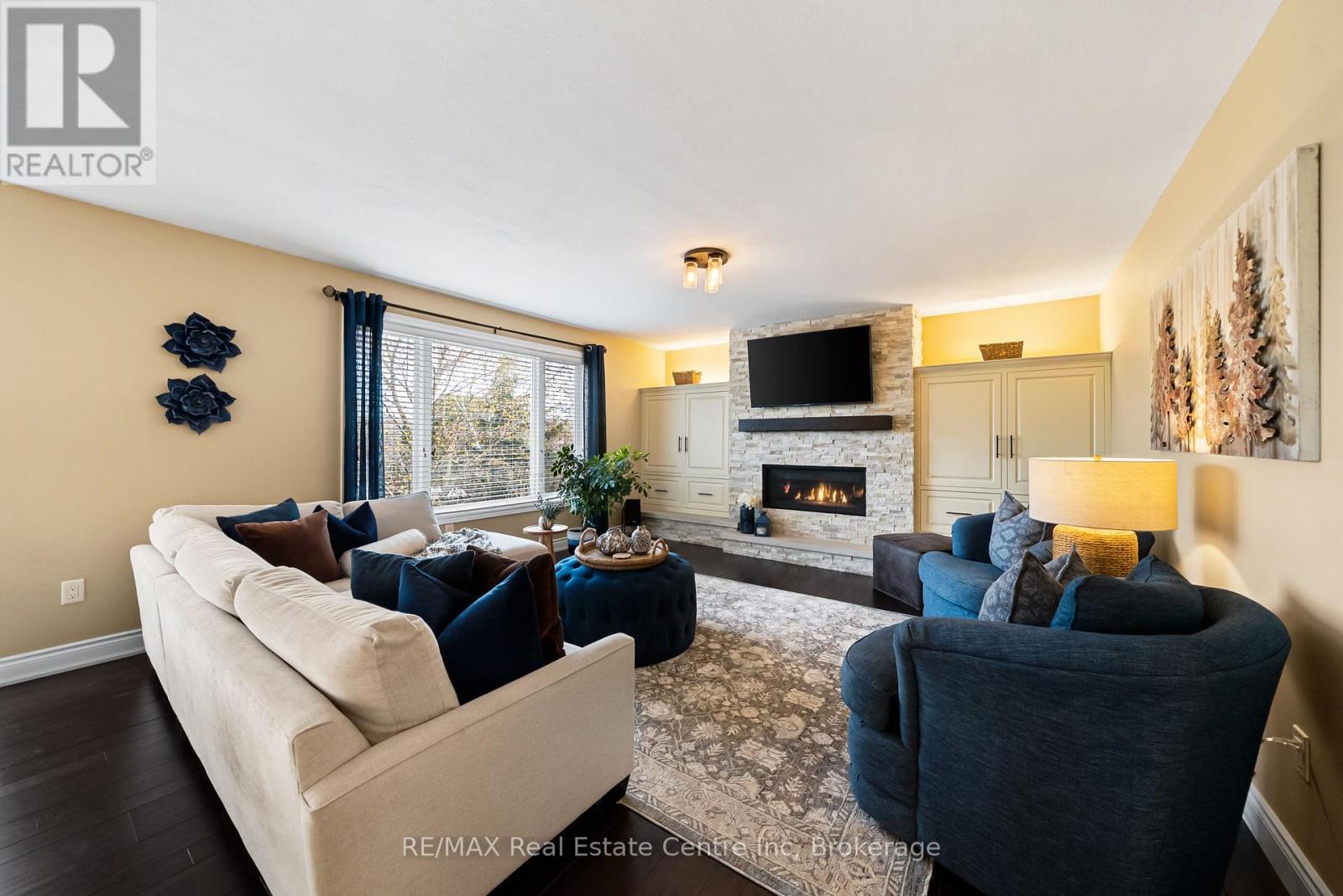 6 JEAN ANDERSON CRESCENT