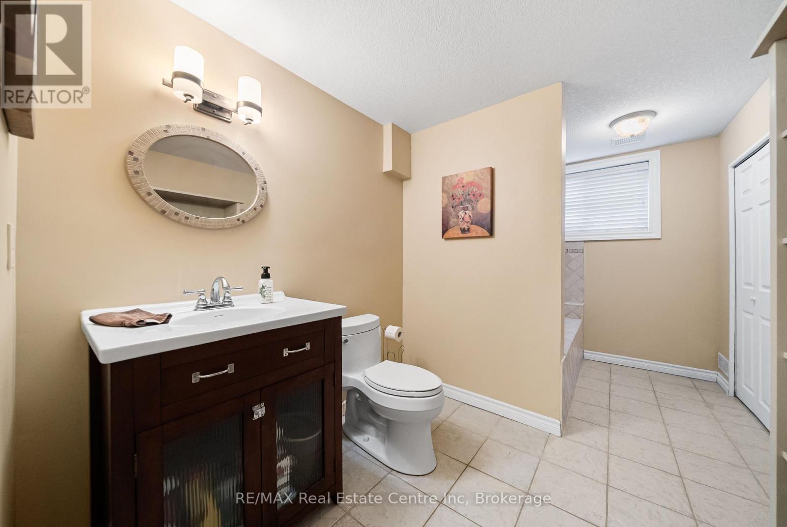 6 JEAN ANDERSON CRESCENT