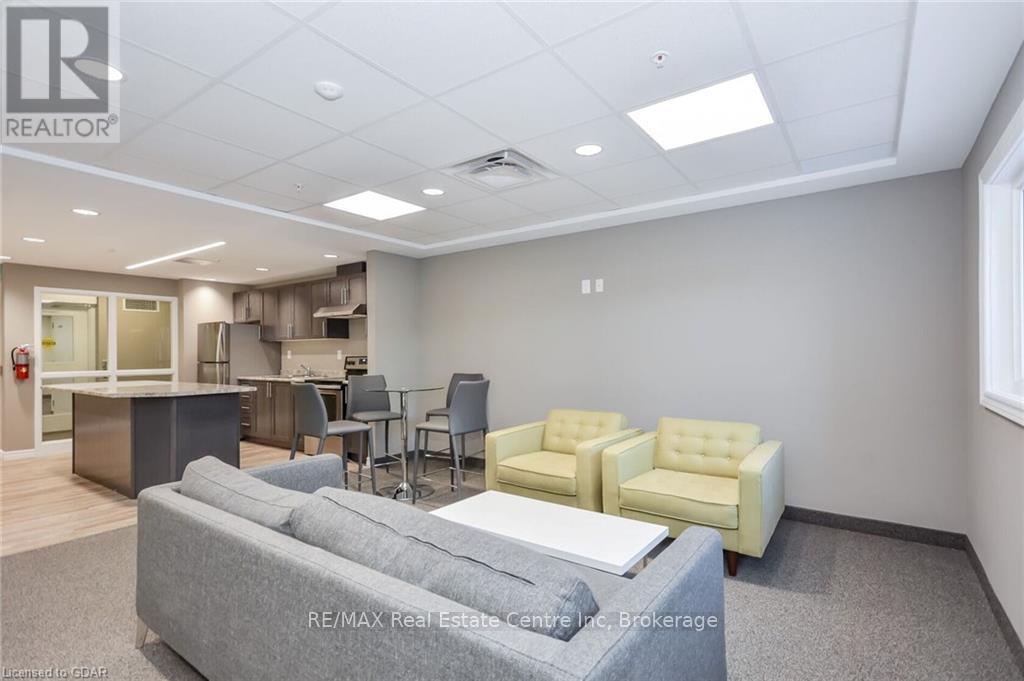 112 - 7 KAY CRESCENT