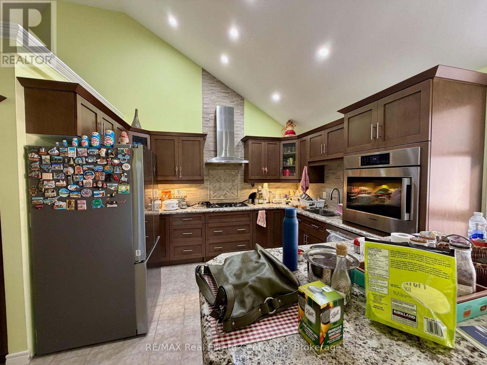162 CLAIRFIELDS DRIVE W
