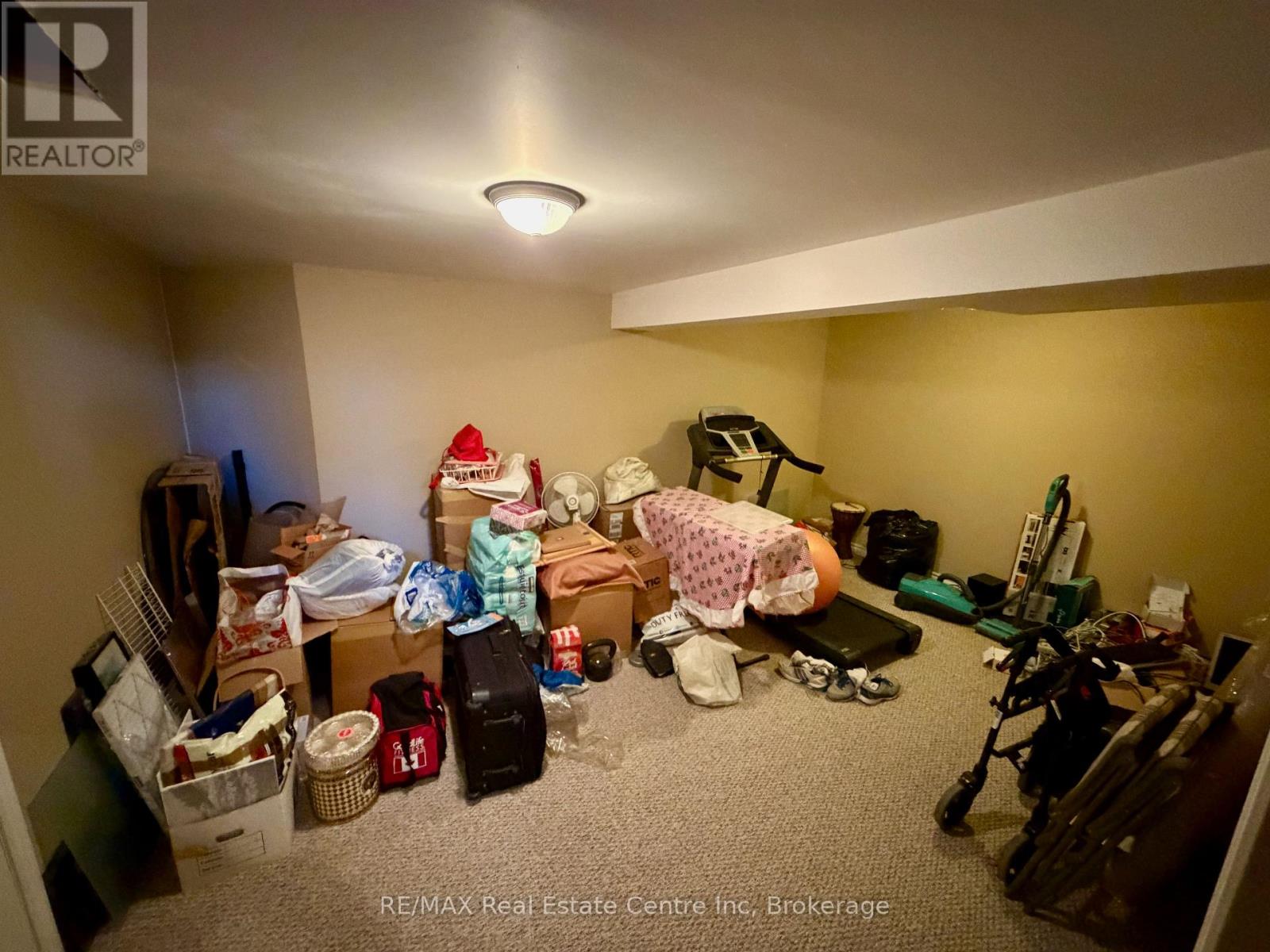 162 CLAIRFIELDS DRIVE W