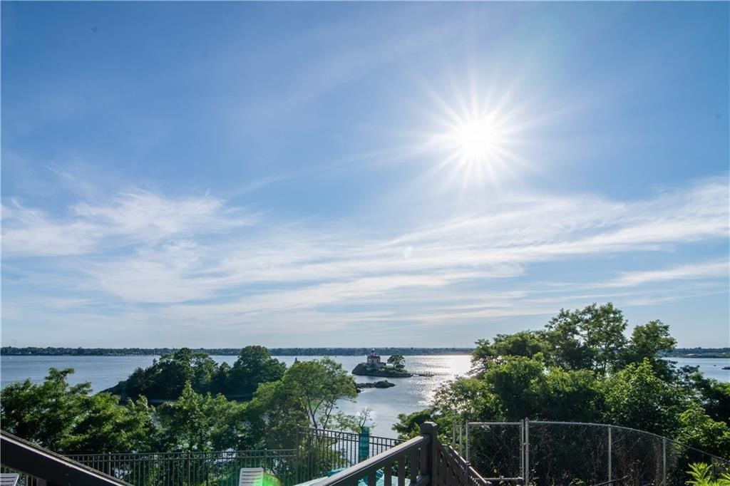 23 Bullocks Point Avenue 4A