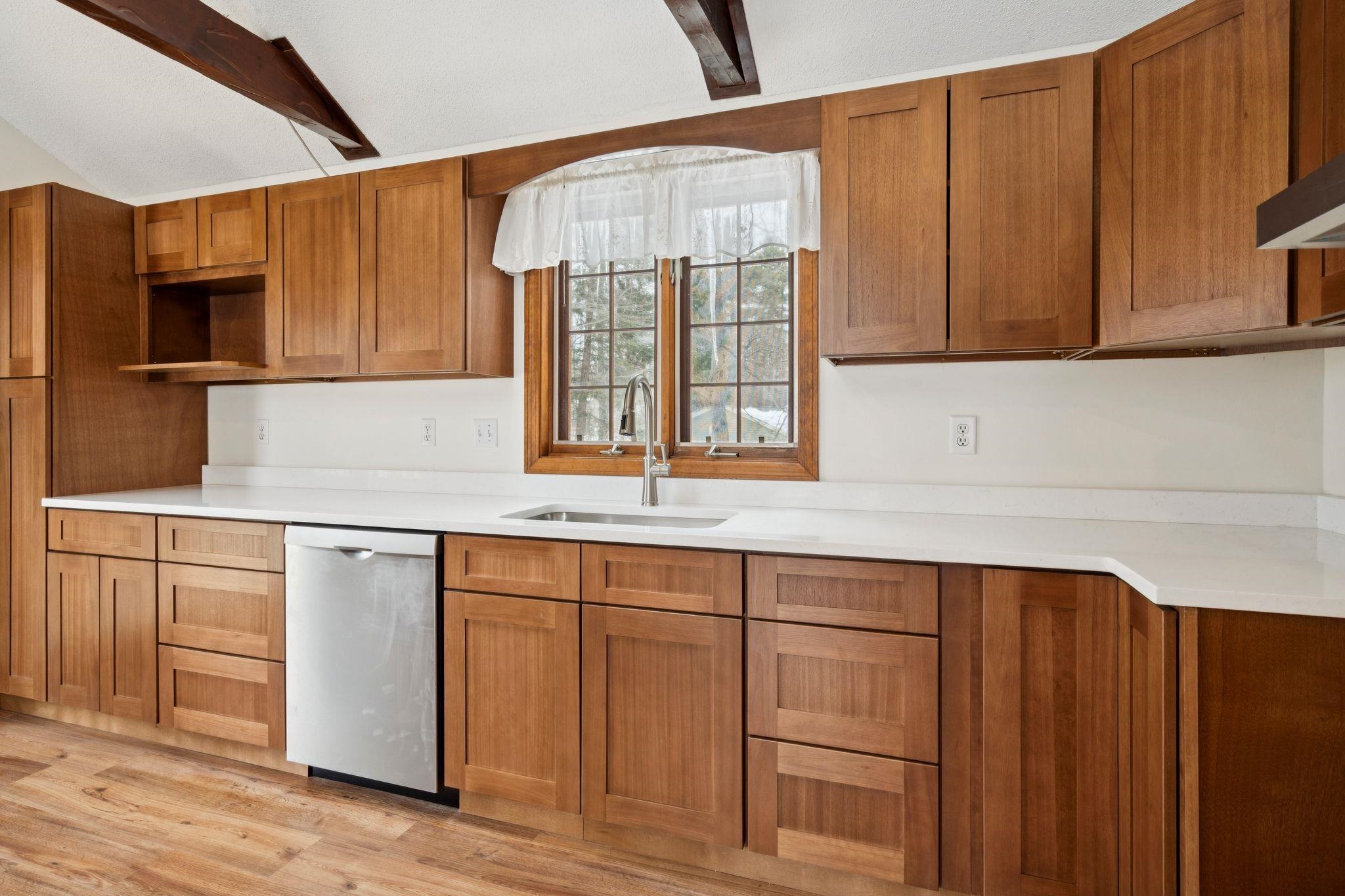 115 Lakeshore Drive