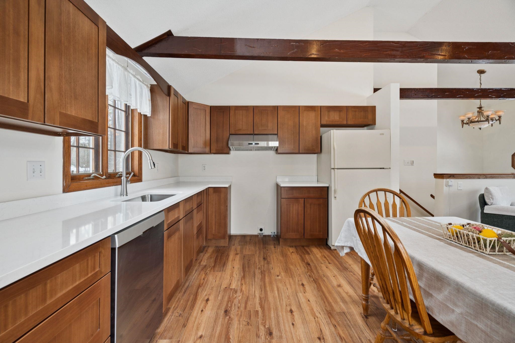 115 Lakeshore Drive
