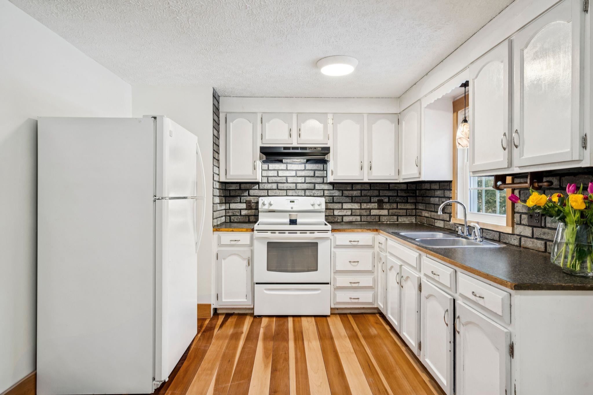 24 Pine Meadow Drive