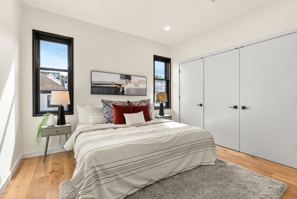211 Condor Street Unit: 11
