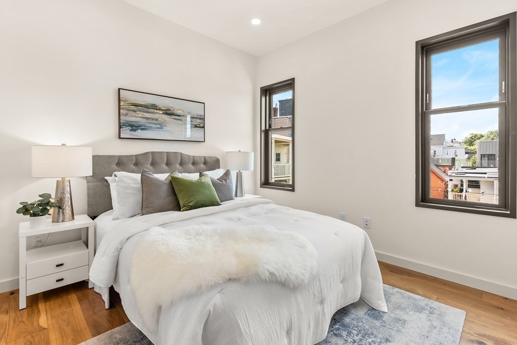 211 Condor Street Unit: 11