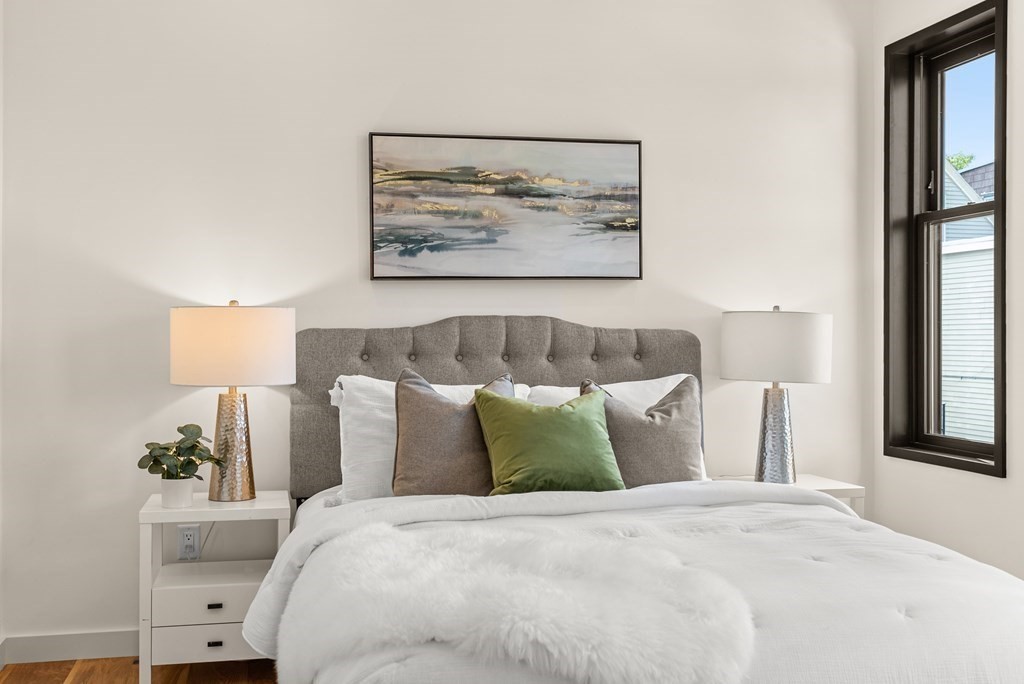 211 Condor Street Unit: 10