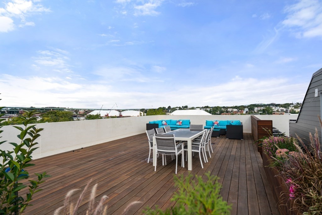 211 Condor Street Unit: 10