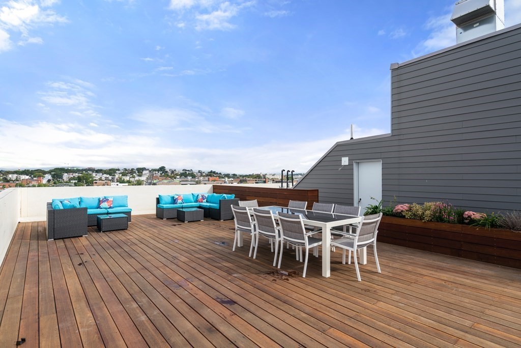211 Condor Street Unit: 10