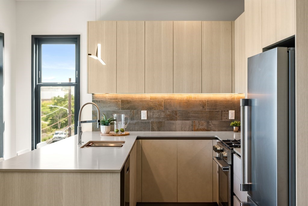 211 Condor Street Unit: 5