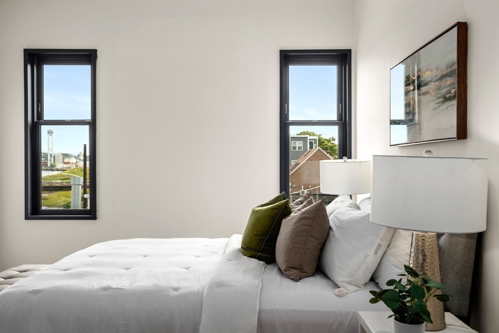 211 Condor Street Unit: 5