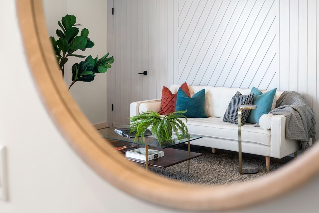 211 Condor Street Unit: 1