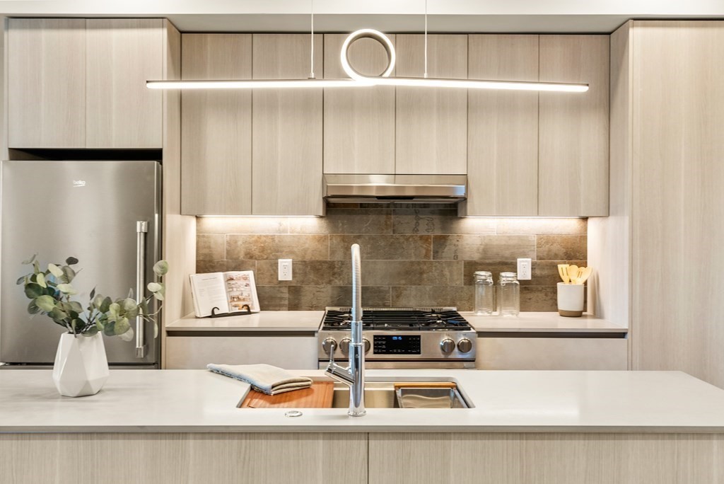 211 Condor Street Unit: 3