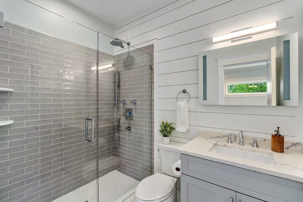 150 Athens St Unit: 8