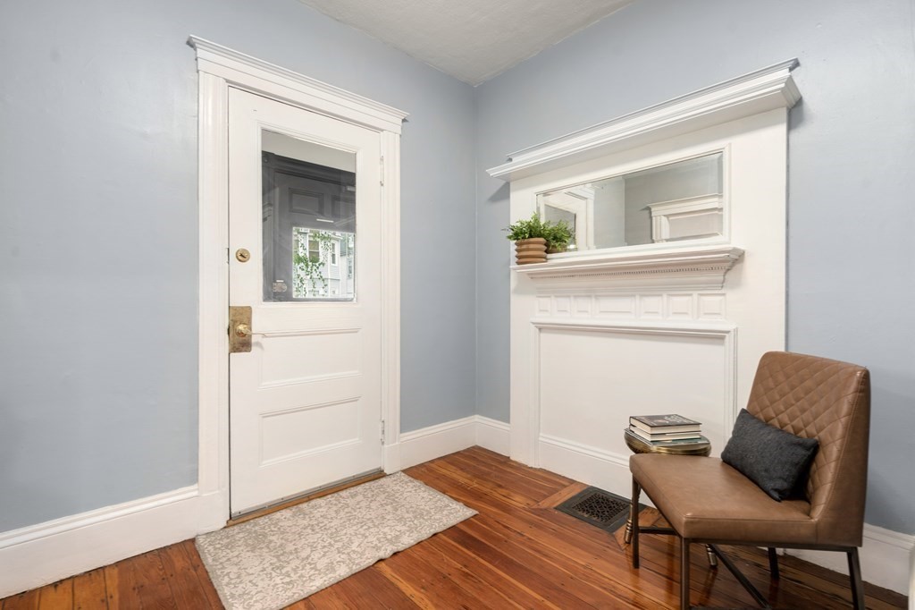 106 Lonsdale Unit: 1