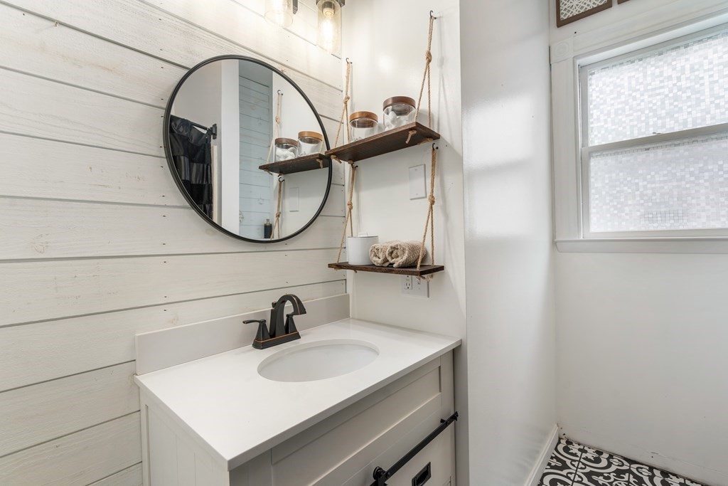 106 Lonsdale Unit: 1