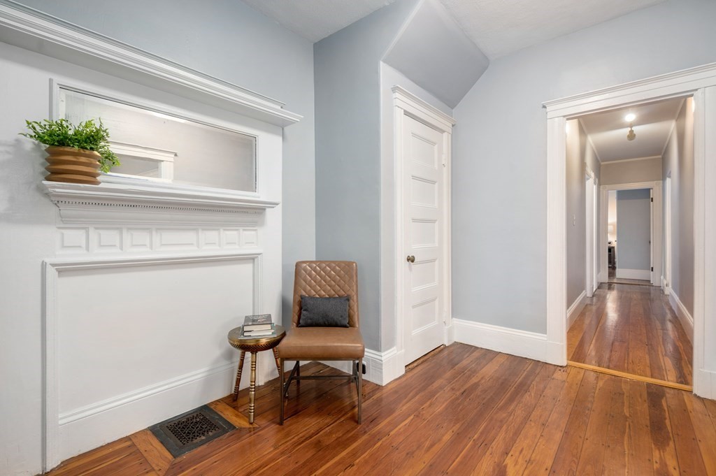 106 Lonsdale Unit: 1