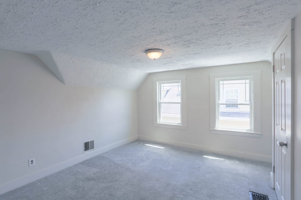 107 Broadway Unit: 3