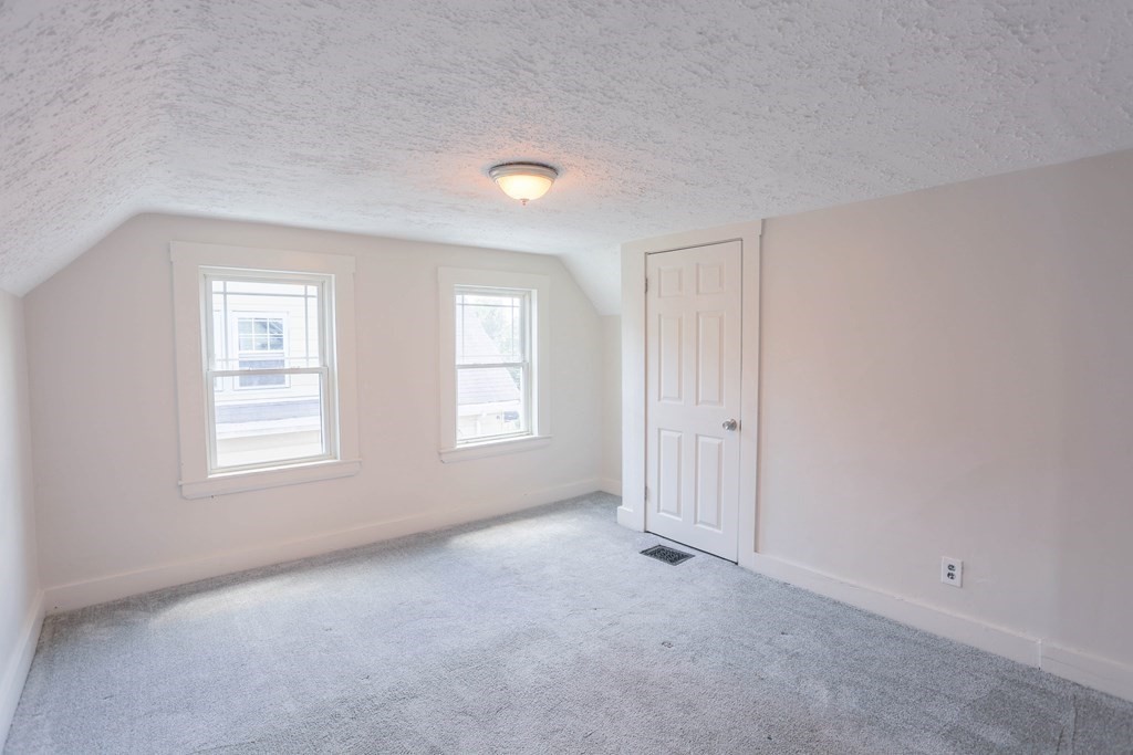 107 Broadway Unit: 3