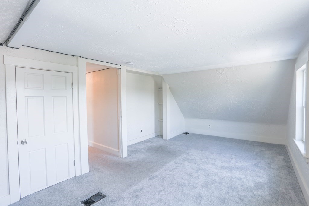 107 Broadway Unit: 3
